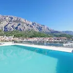 Apartment Bernard With Shared Pool